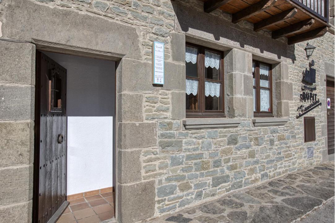 בית הארחה רופיט 	Nastura Casa Rural L'Art מראה חיצוני תמונה