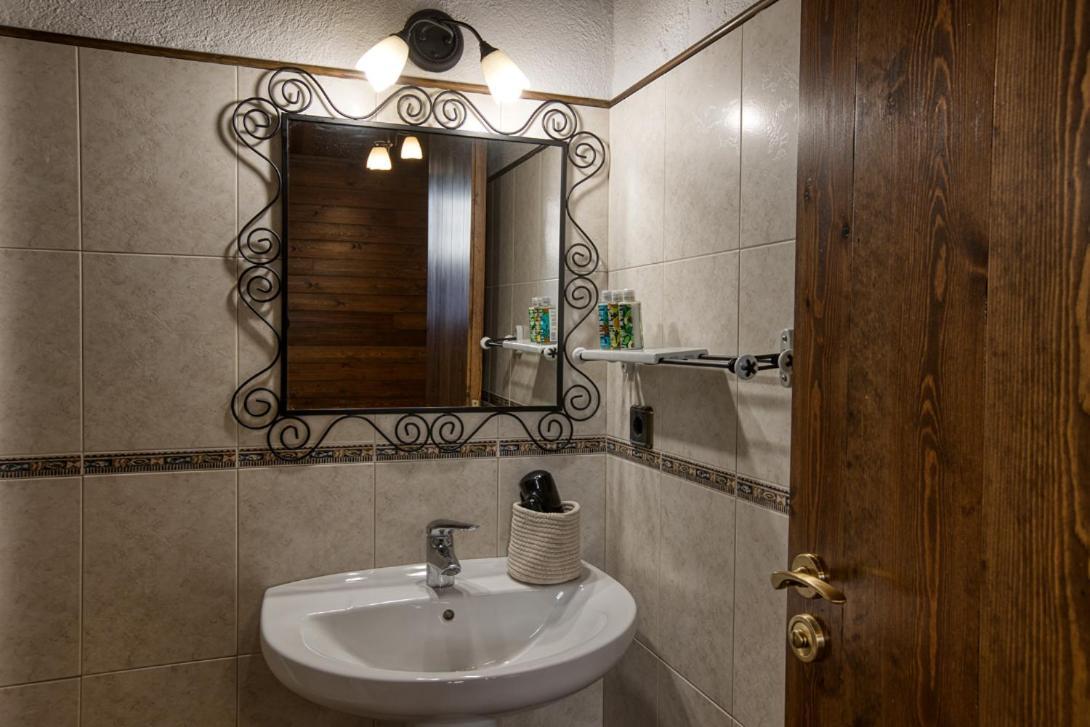 בית הארחה רופיט 	Nastura Casa Rural L'Art מראה חיצוני תמונה