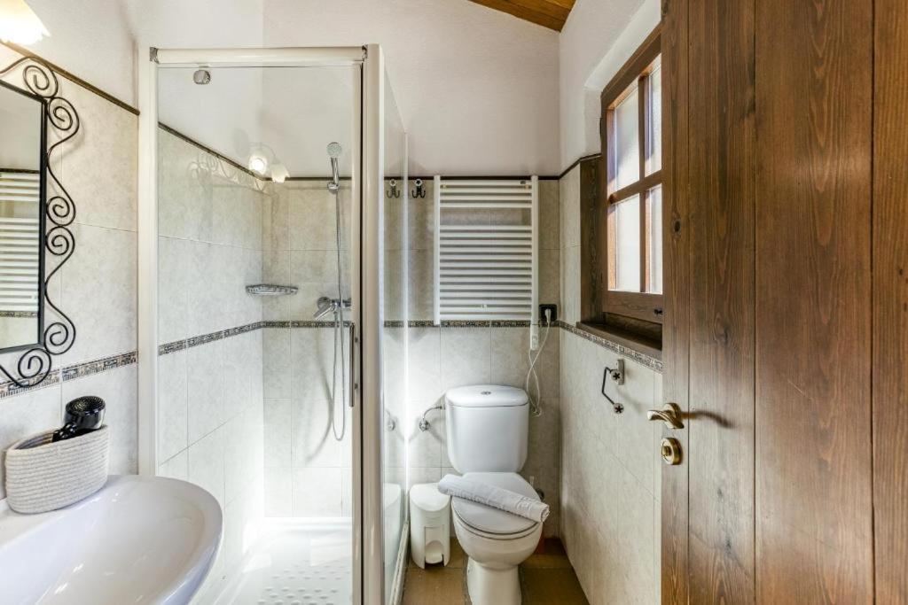בית הארחה רופיט 	Nastura Casa Rural L'Art מראה חיצוני תמונה